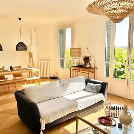 Maison Familiale Avec Vue Tour Eiffel * Suresnes