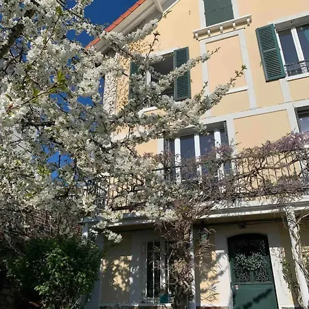 Maison Familiale Avec Vue Tour Eiffel *